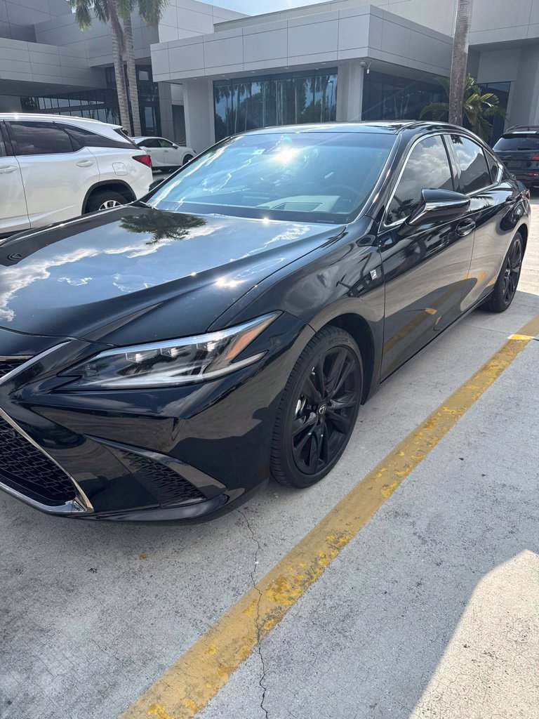 Used 2024 Lexus ES 350 F Sport w/ Accessory Package (Z2) FWD image 3