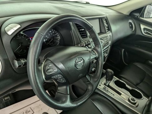 Used 2019 Nissan Pathfinder SL AWD/4WD image 20