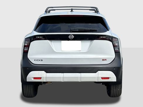 New 2026 Nissan Kicks SR FWD image 3