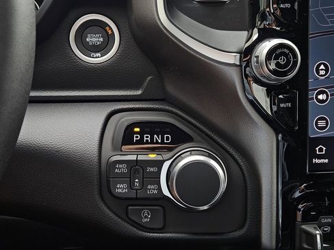 New 2026 RAM 1500 4x4 Crew Cab image 20