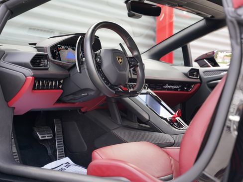 Used 2020 Lamborghini Huracan EVO image 29