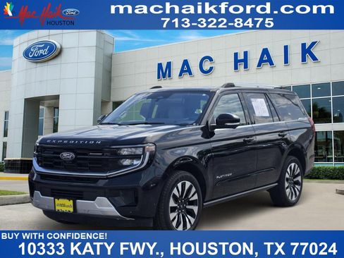 Certified 2025 Ford Expedition Platinum w/ Driver's Package AWD/4WD image 1
