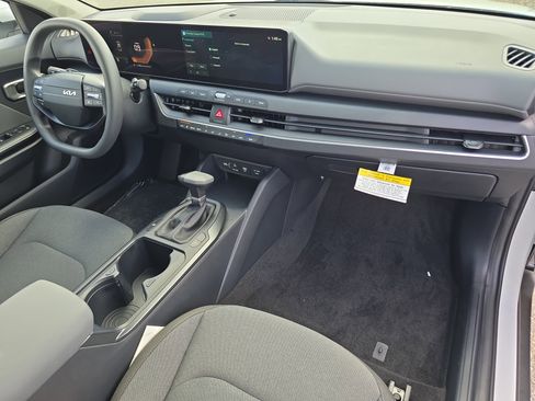 New 2026 Kia K4 FWD image 11