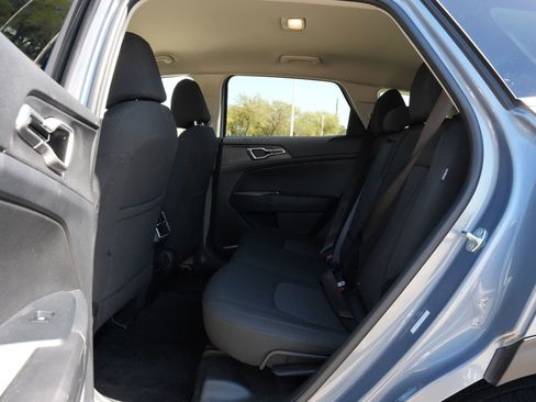 Used 2025 Kia Sportage LX image 19