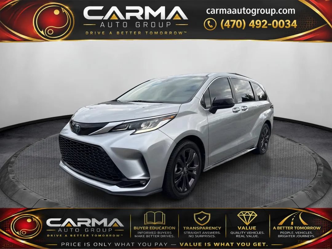 Used 2022 Toyota Sienna XSE FWD image 1