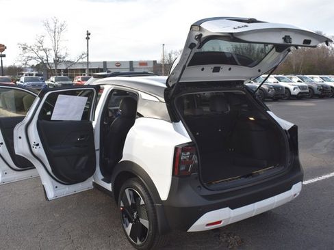 New 2026 Nissan Kicks SR w/ SR Premium Package image 16