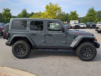 New 2025 Jeep Wrangler Unlimited Rubicon video 3