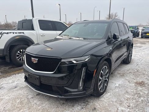 Used 2024 Cadillac XT6 Sport w/ Technology Package image 3