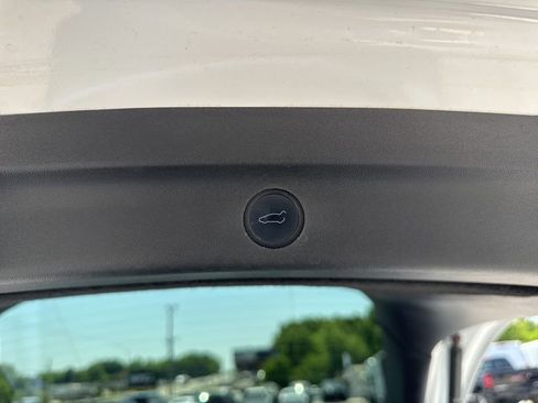 Used 2022 Tesla Model Y Performance AWD/4WD image 32