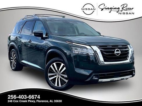 Certified 2024 Nissan Pathfinder Platinum FWD image 1