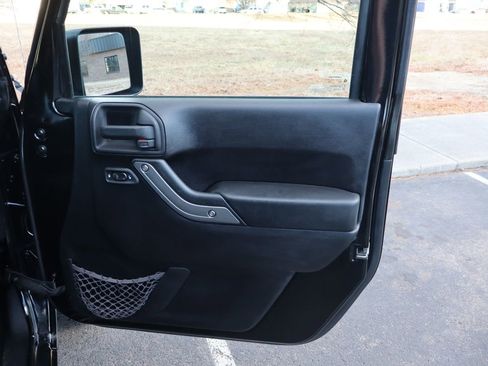 Used 2012 Jeep Wrangler Unlimited Sport image 27