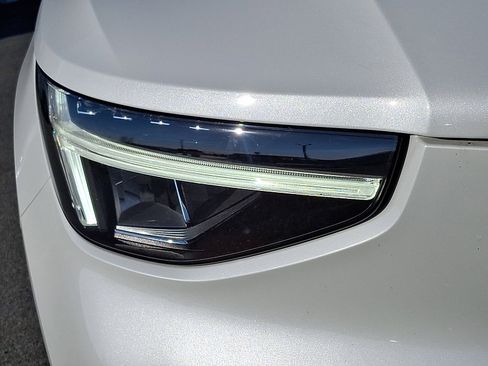 Used 2023 Volvo XC40 B5 Plus w/ Driver Assist Package image 9