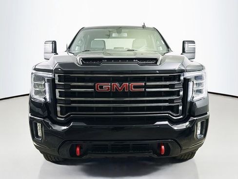 Used 2022 GMC Sierra 2500 AT4 image 2