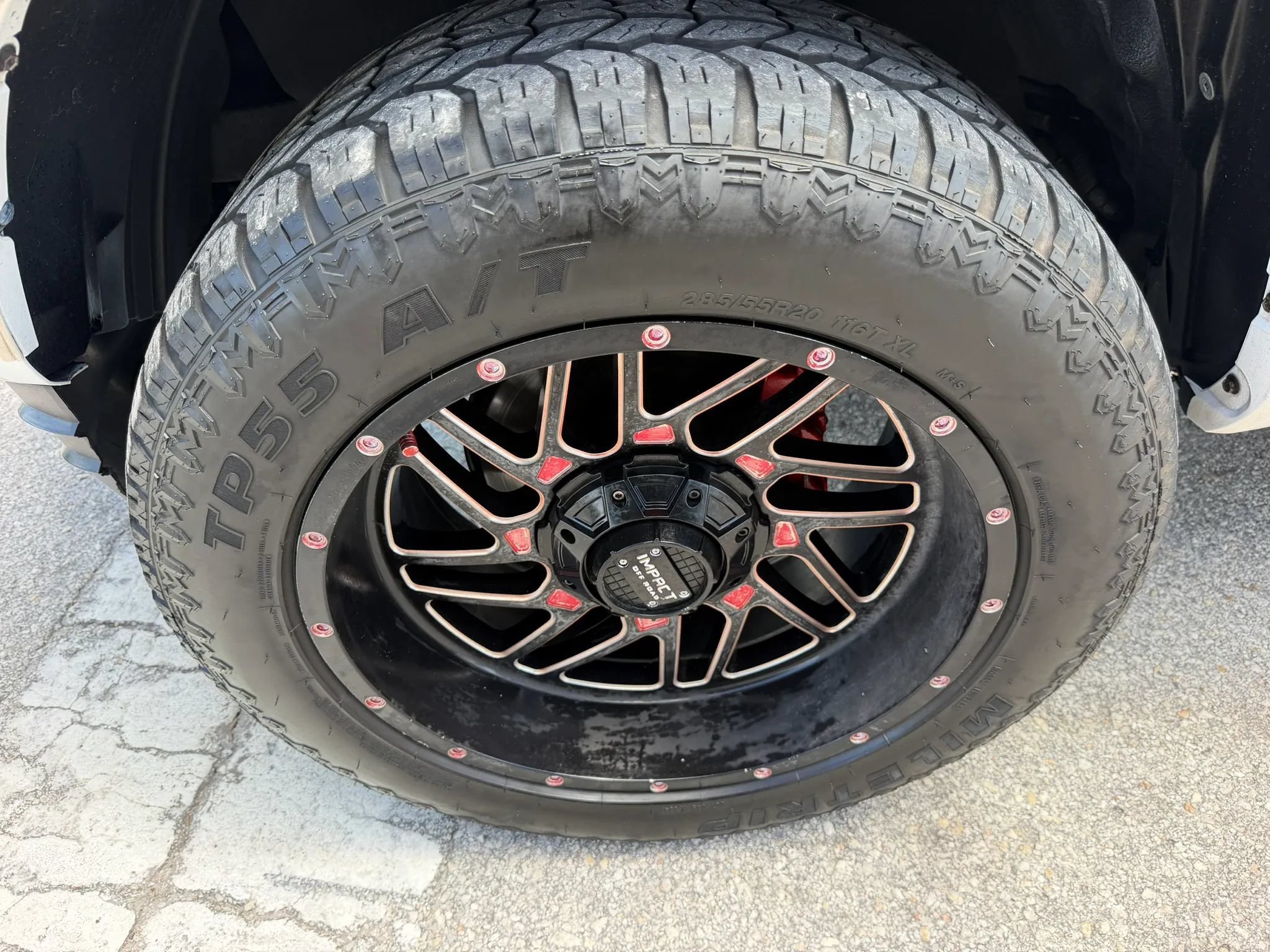 Used 2018 Toyota Tacoma SR5 AWD/4WD image 37