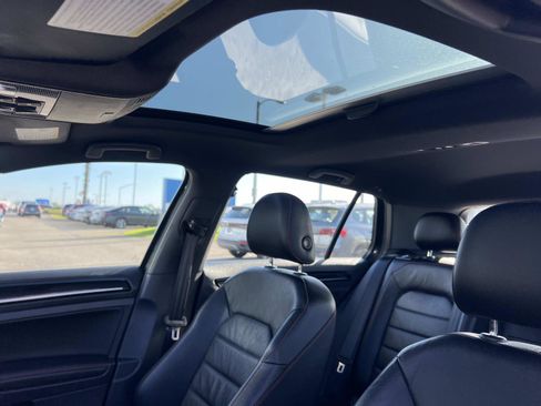 Used 2017 Volkswagen GTI Autobahn image 19