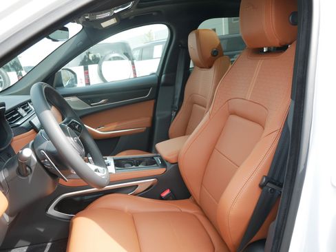 New 2026 Jaguar F-PACE R-Dynamic S image 3