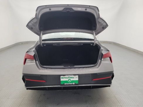 Used 2025 Hyundai Elantra SEL FWD image 29