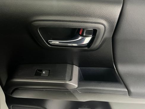 Used 2021 Toyota Tacoma TRD Off-Road image 58