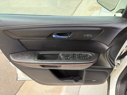 Used 2014 Chevrolet Traverse LTZ AWD/4WD image 9