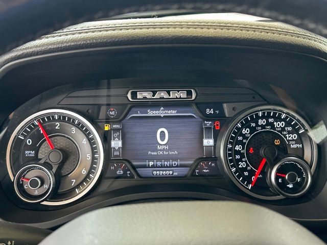 Used 2019 RAM 1500 Laramie AWD/4WD image 7