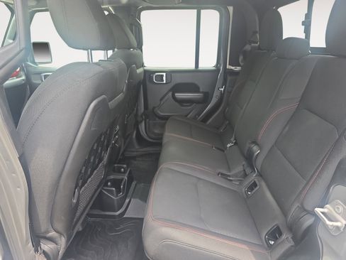 Used 2021 Jeep Gladiator Rubicon AWD/4WD image 22