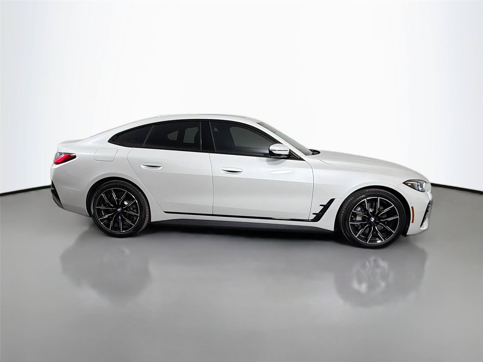 New 2026 BMW i4 xDrive40i w/ M Sport Package AWD/4WD image 7