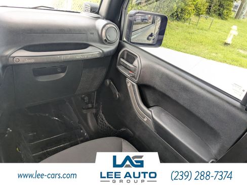 Used 2015 Jeep Wrangler Unlimited Sport w/ Connectivity Group image 13