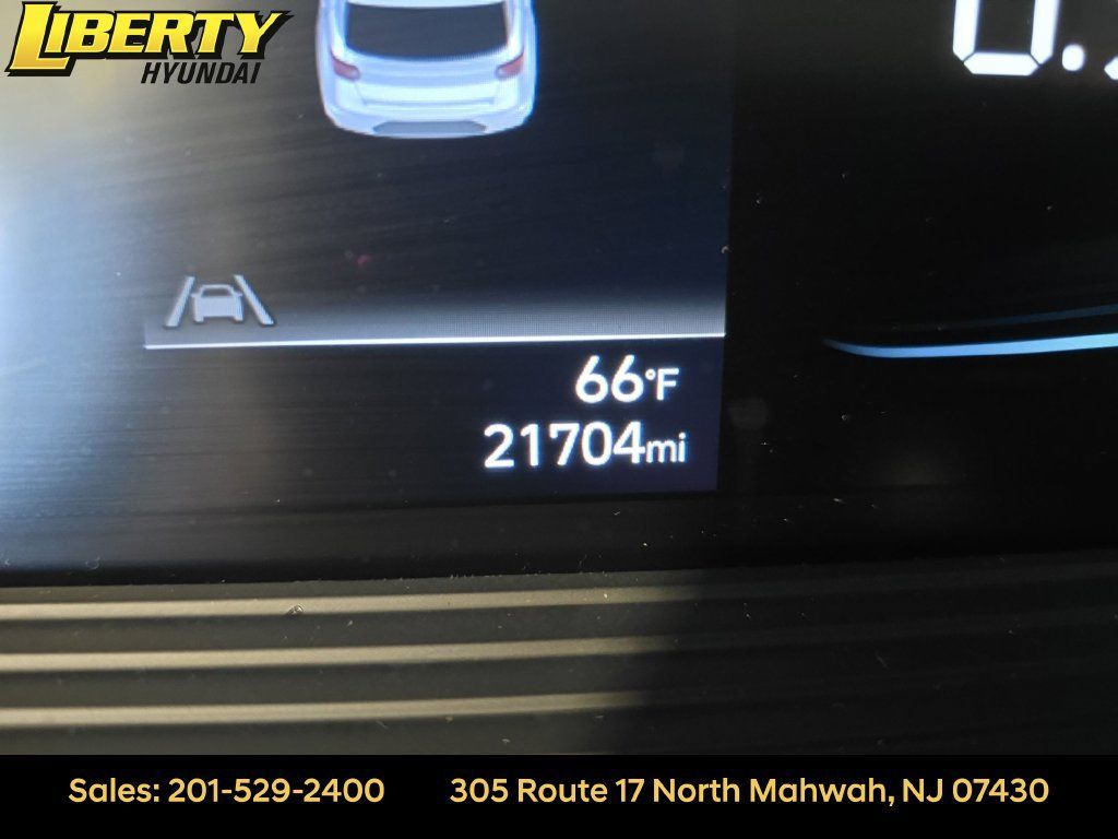 Certified 2023 Hyundai Venue SEL w/ Cargo Package FWD image 17
