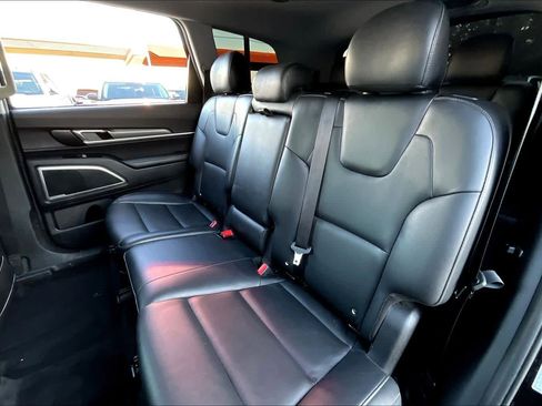Used 2022 Kia Telluride LX image 19