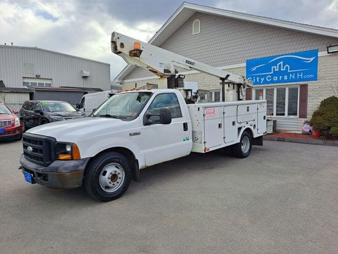 Used 2006 Ford F350 2WD Regular Cab DRW Super Duty image 2