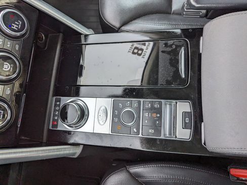 Used 2018 Land Rover Discovery HSE image 23