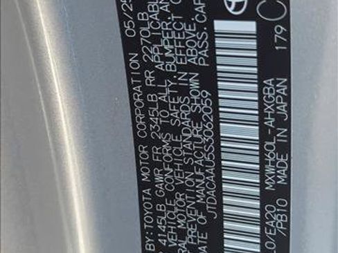 Used 2025 Toyota Prius XLE image 28