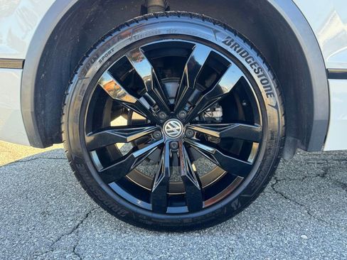 Used 2021 Volkswagen Tiguan SE R-Line w/ 3rd Row Seat Package image 38