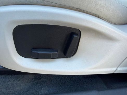 Used 2020 Jaguar E-PACE image 31