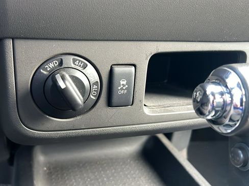 Used 2016 Nissan Frontier SV image 22