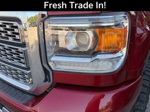 Used 2019 GMC Sierra 2500 Denali w/ Duramax Plus Package AWD/4WD image 4