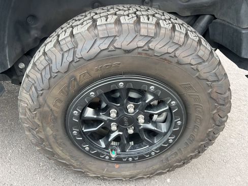 Used 2023 Jeep Wrangler Unlimited Rubicon 4xe image 13