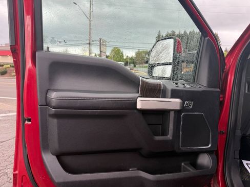 Used 2020 Ford F250 Lariat w/ Lariat Value Package AWD/4WD image 5