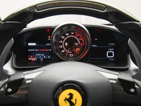 Used 2018 Ferrari GTC4Lusso T image 16