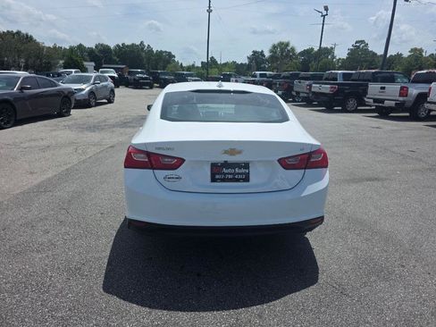 Used 2024 Chevrolet Malibu LT FWD image 3
