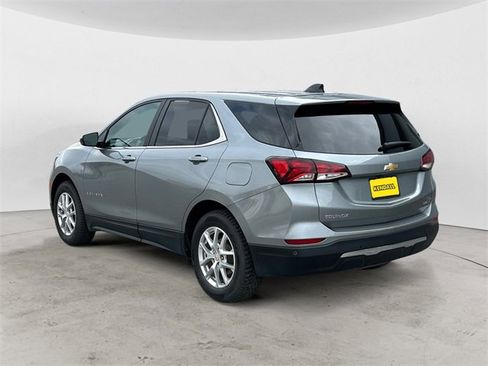 Used 2024 Chevrolet Equinox LT image 3