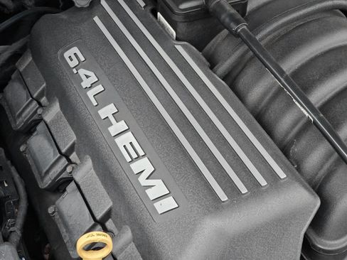 Used 2012 Chrysler 300 SRT8 w/ 19-Premium Speaker Group image 60