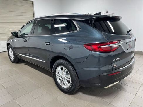 Used 2018 Buick Enclave Essence w/ Trailering Package AWD/4WD image 4