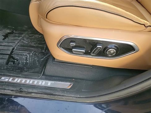 Used 2023 Jeep Grand Cherokee L Summit image 11