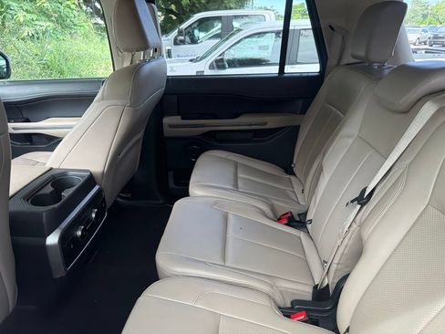 Used 2024 Ford Expedition Max XLT RWD image 7
