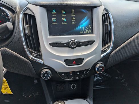 Used 2018 Chevrolet Cruze LS FWD image 21