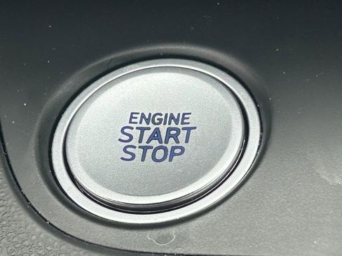 Used 2024 Hyundai Elantra Limited FWD image 19