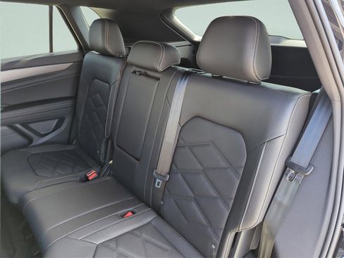 New 2026 Volkswagen Atlas Cross Sport SE image 31