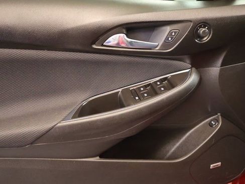 Used 2017 Chevrolet Cruze LT w/ Sun And Sound Package image 9