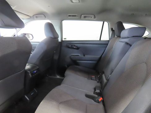 Used 2024 Toyota Highlander LE AWD/4WD image 16